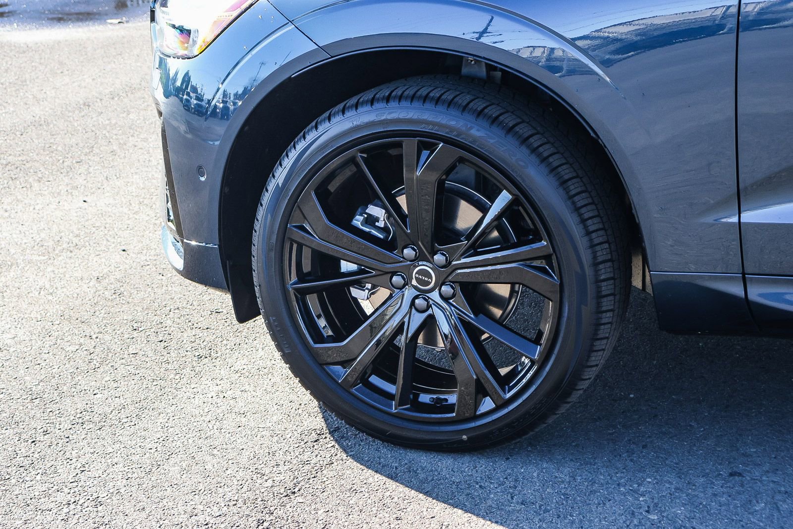 New 2026 Volvo XC60 B5 Ultra w/ Climate Package PRO image 9