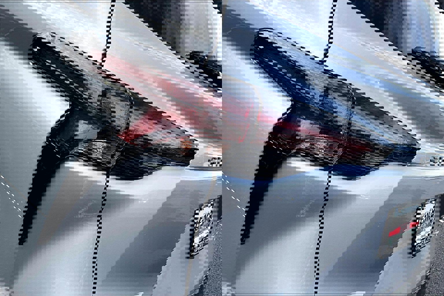 Used 2025 Toyota Sienna XLE w/ XLE Plus Package image 29