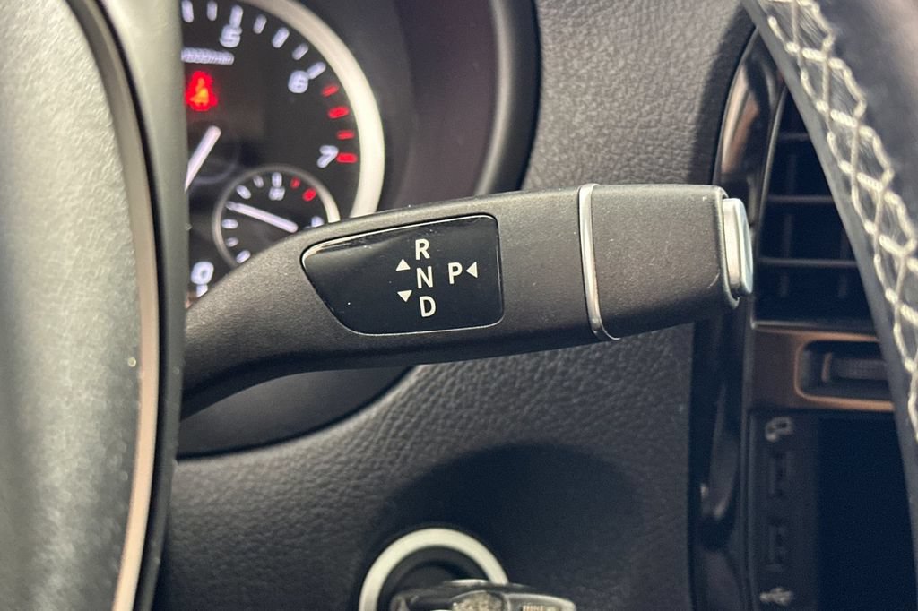 Used 2021 Mercedes-Benz Metris Passenger image 25