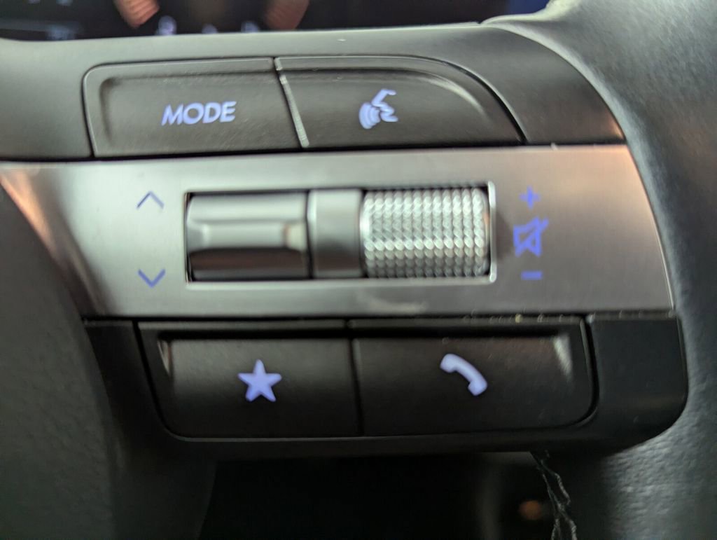 Used 2024 Hyundai Kona SEL image 19