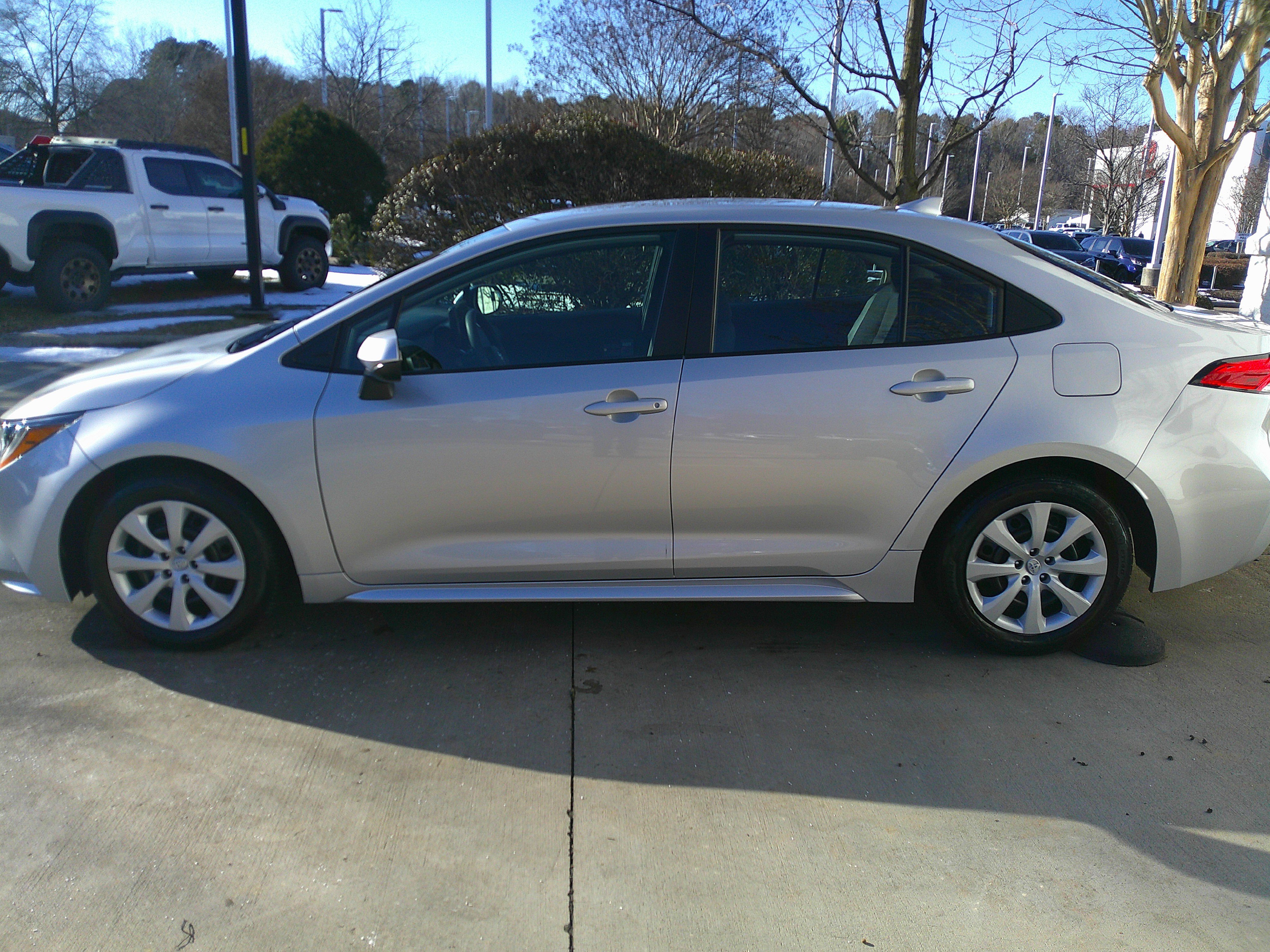 Used 2024 Toyota Corolla LE image 9