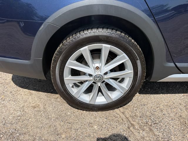 Used 2019 Volkswagen Golf Alltrack S AWD/4WD image 30