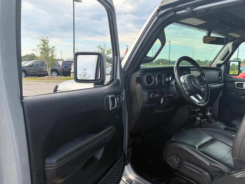 Used 2021 Jeep Wrangler Unlimited Sahara w/ Cold Weather Group AWD/4WD image 38