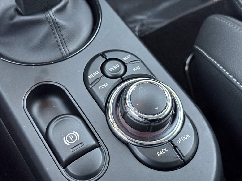 Used 2022 MINI Cooper SE image 23