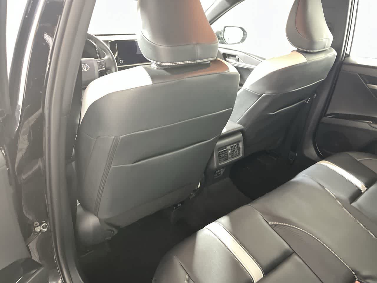 Used 2025 Toyota Camry SE FWD image 24