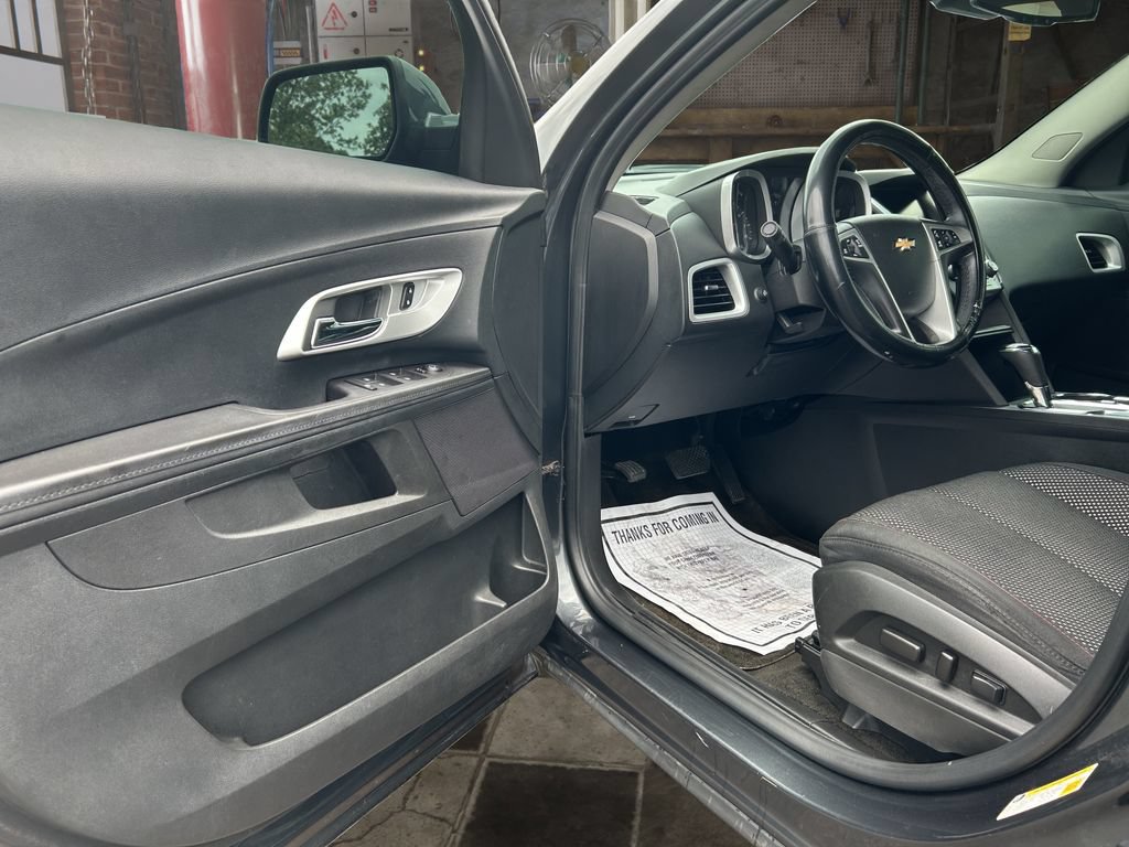 Used 2017 Chevrolet Equinox LT w/ Convenience Package FWD image 16
