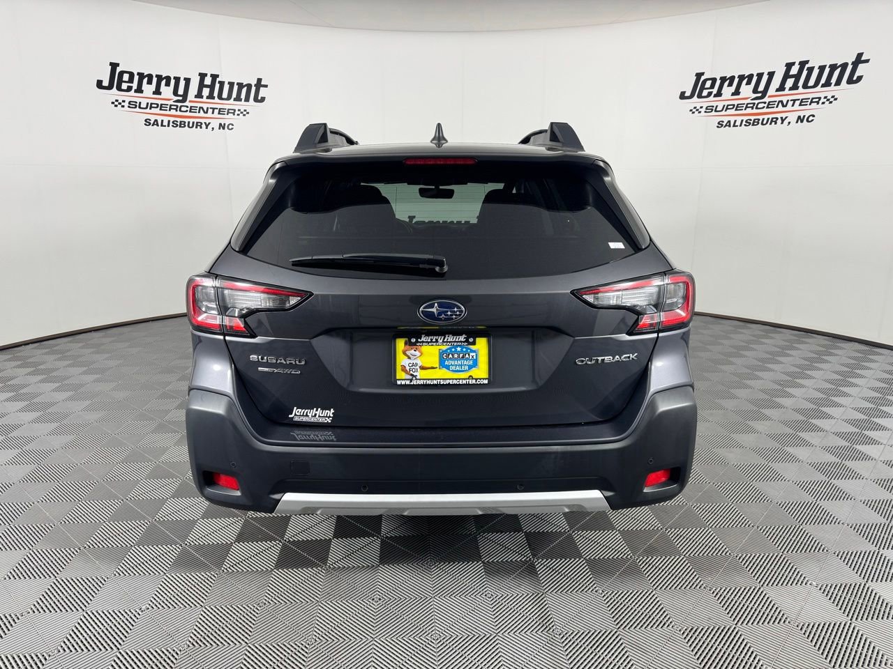Used 2023 Subaru Outback Limited AWD/4WD image 7