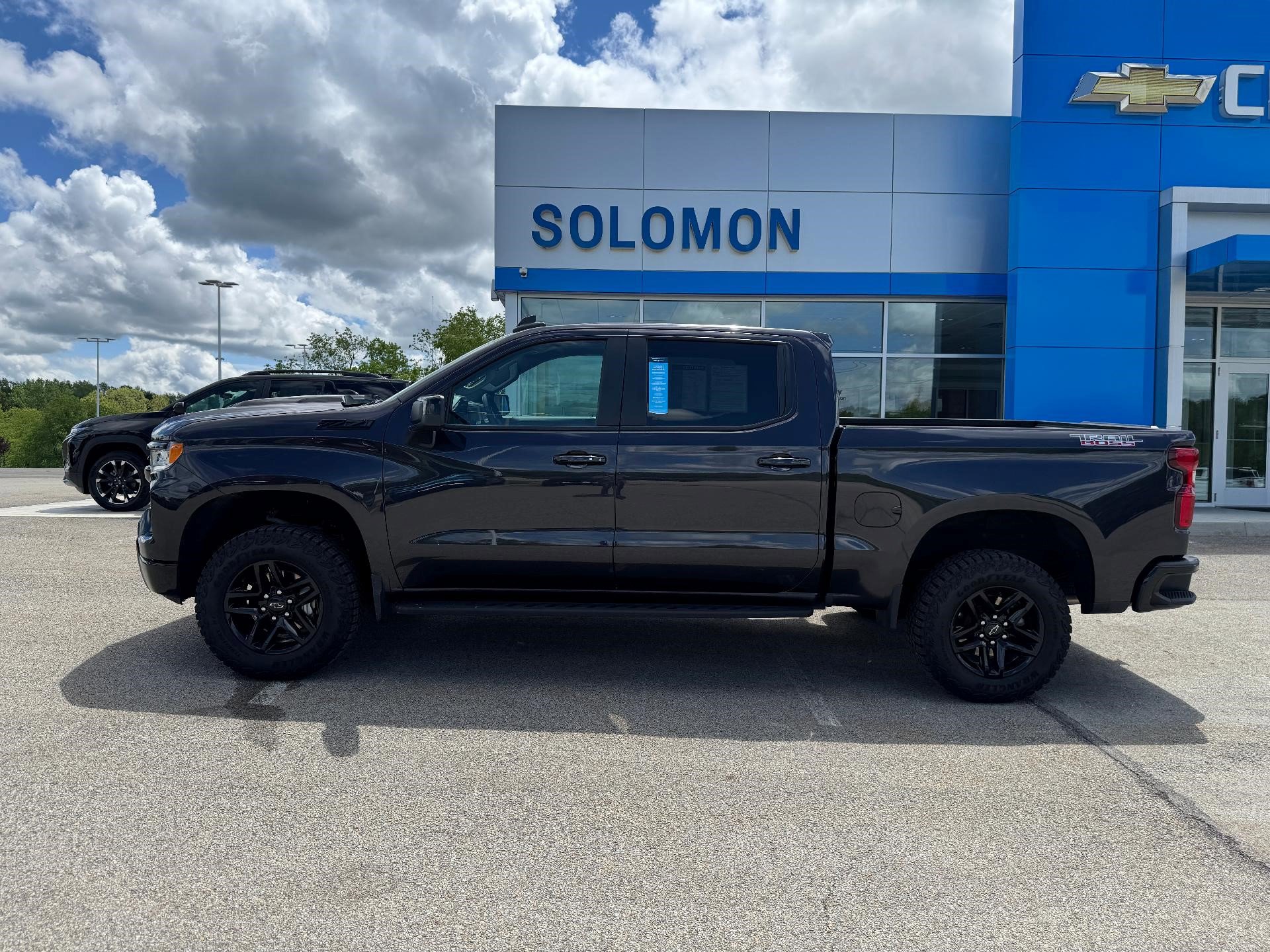 Certified 2024 Chevrolet Silverado 1500 LT Trail Boss w/ Convenience Package II image 2