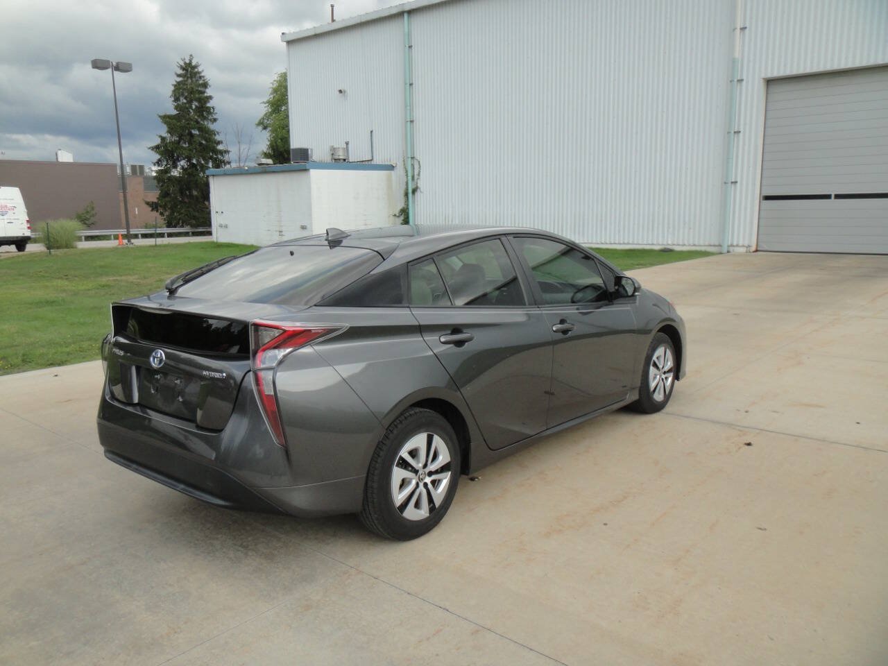 Used 2017 Toyota Prius Four FWD image 21