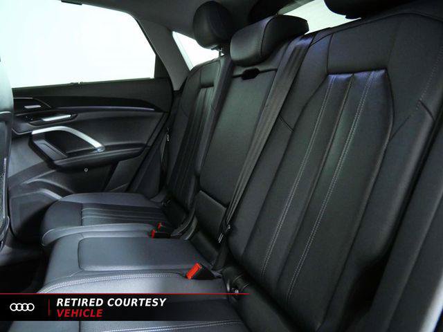 Used 2025 Audi Q5 Premium Plus w/ Premium Plus AWD/4WD image 16