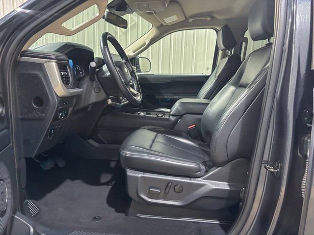 Used 2024 Ford Expedition XLT image 11