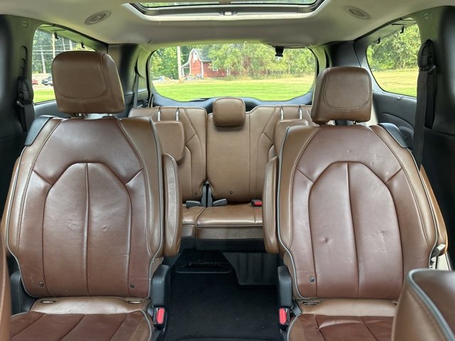Used 2017 Chrysler Pacifica Limited w/ UConnect Theater Package image 15