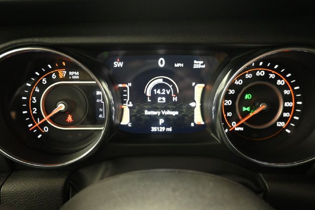 Used 2023 Jeep Gladiator Overland AWD/4WD image 30