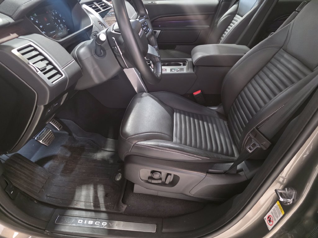 Certified 2025 Land Rover Discovery Dynamic SE AWD/4WD image 20