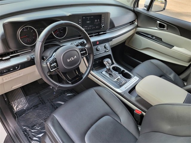 Used 2023 Kia Carnival LX image 19