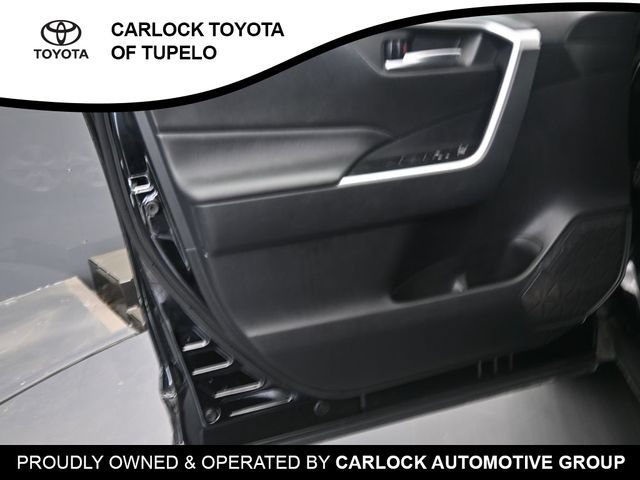 Used 2021 Toyota RAV4 XLE FWD image 21