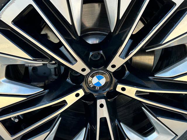 Certified 2024 BMW 540i xDrive w/ Premium Package image 33