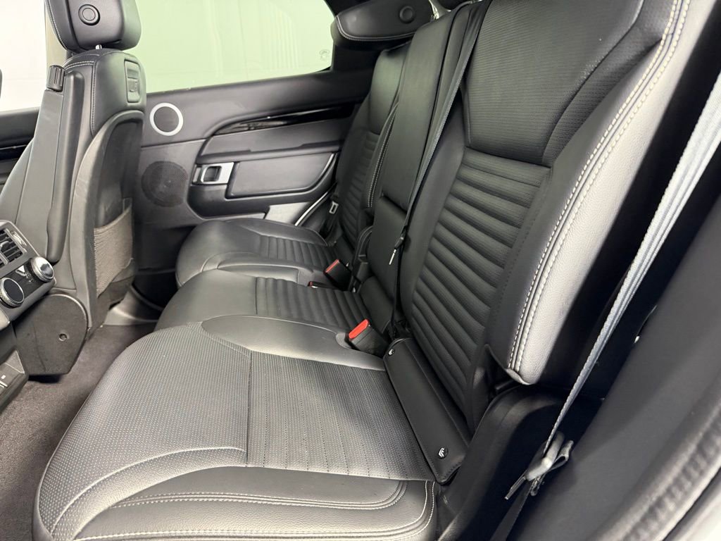 Used 2024 Land Rover Discovery S image 26