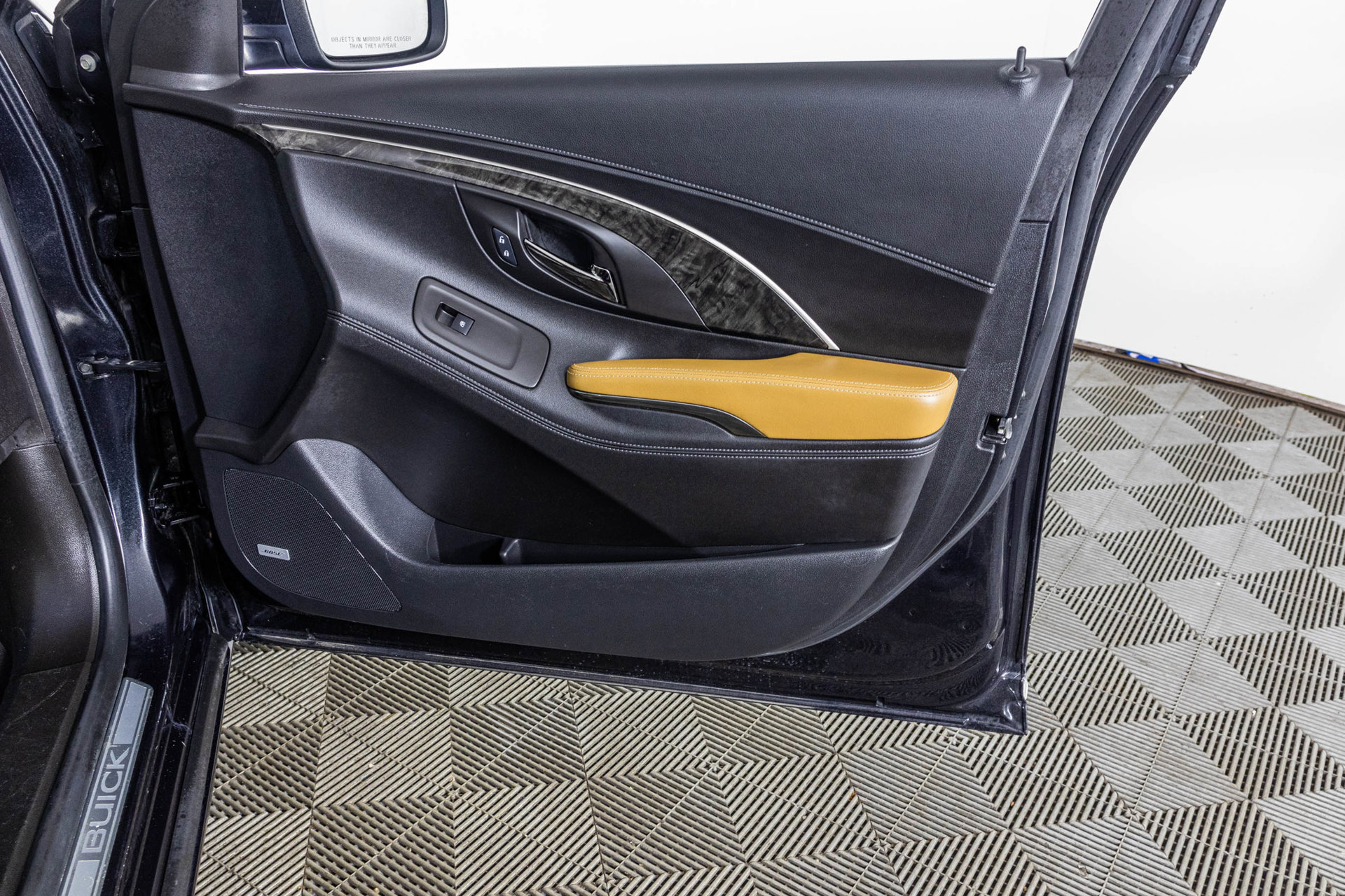 Used 2015 Buick LaCrosse Leather FWD image 48
