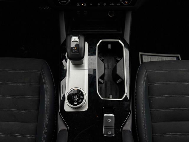 Used 2025 Mitsubishi Outlander SE image 32