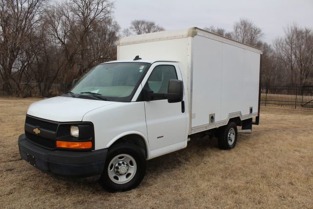 Used 2016 Chevrolet Express 3500 image 1