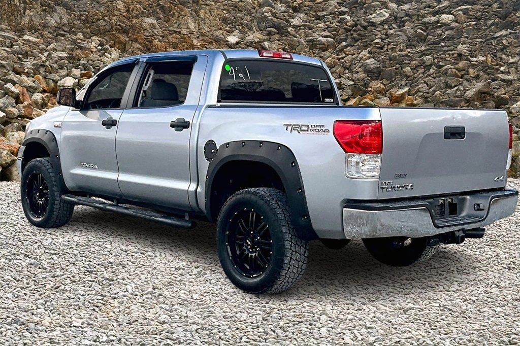 Used 2011 Toyota Tundra 4x4 CrewMax image 11
