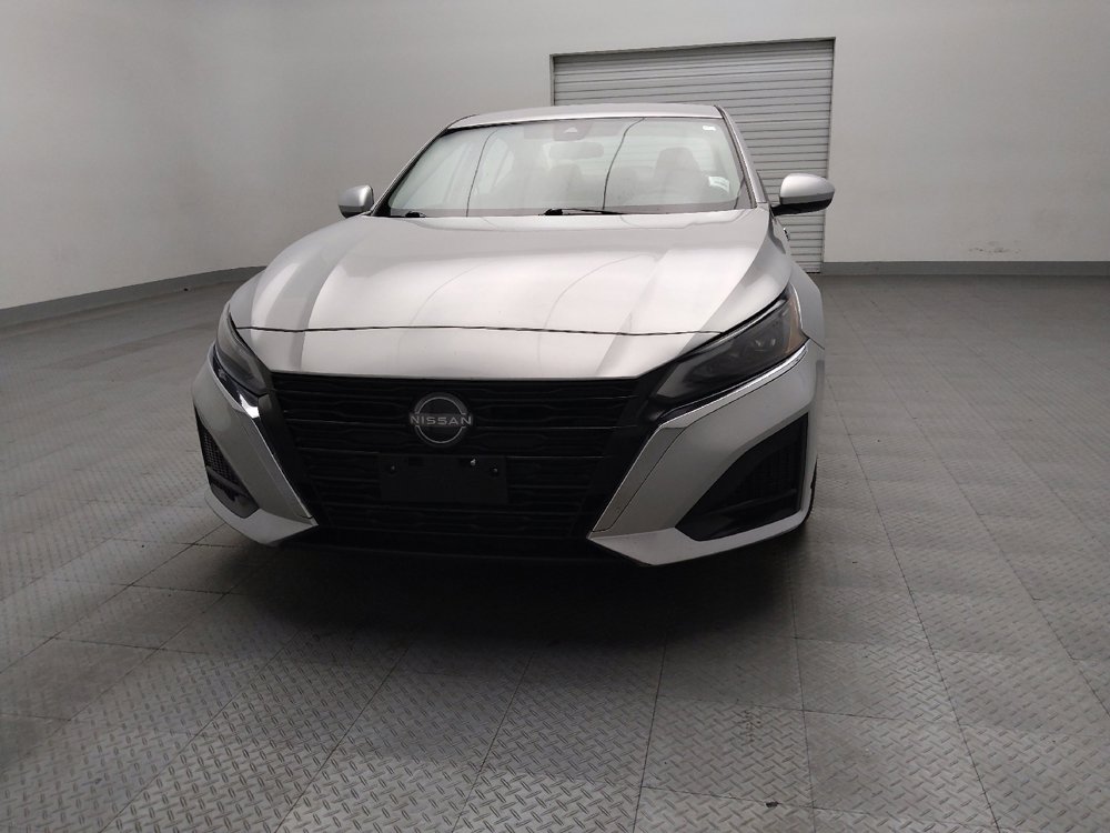 Used 2023 Nissan Altima 2.5 SV image 15