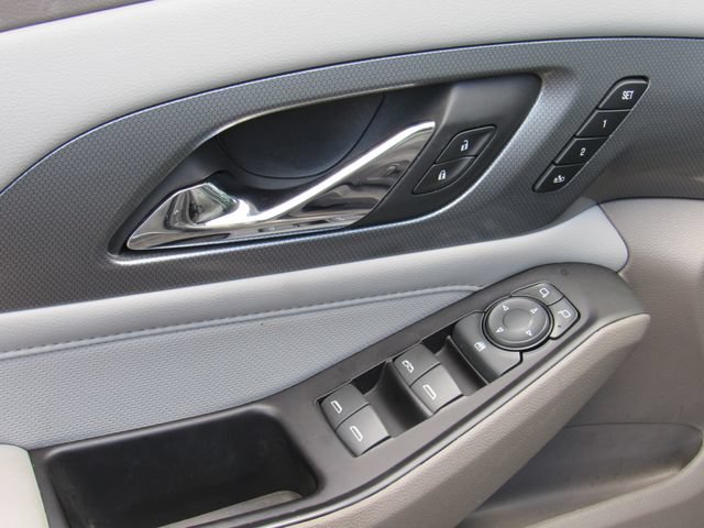 Used 2018 Chevrolet Traverse Premier w/ Driver Confidence II Package FWD image 22