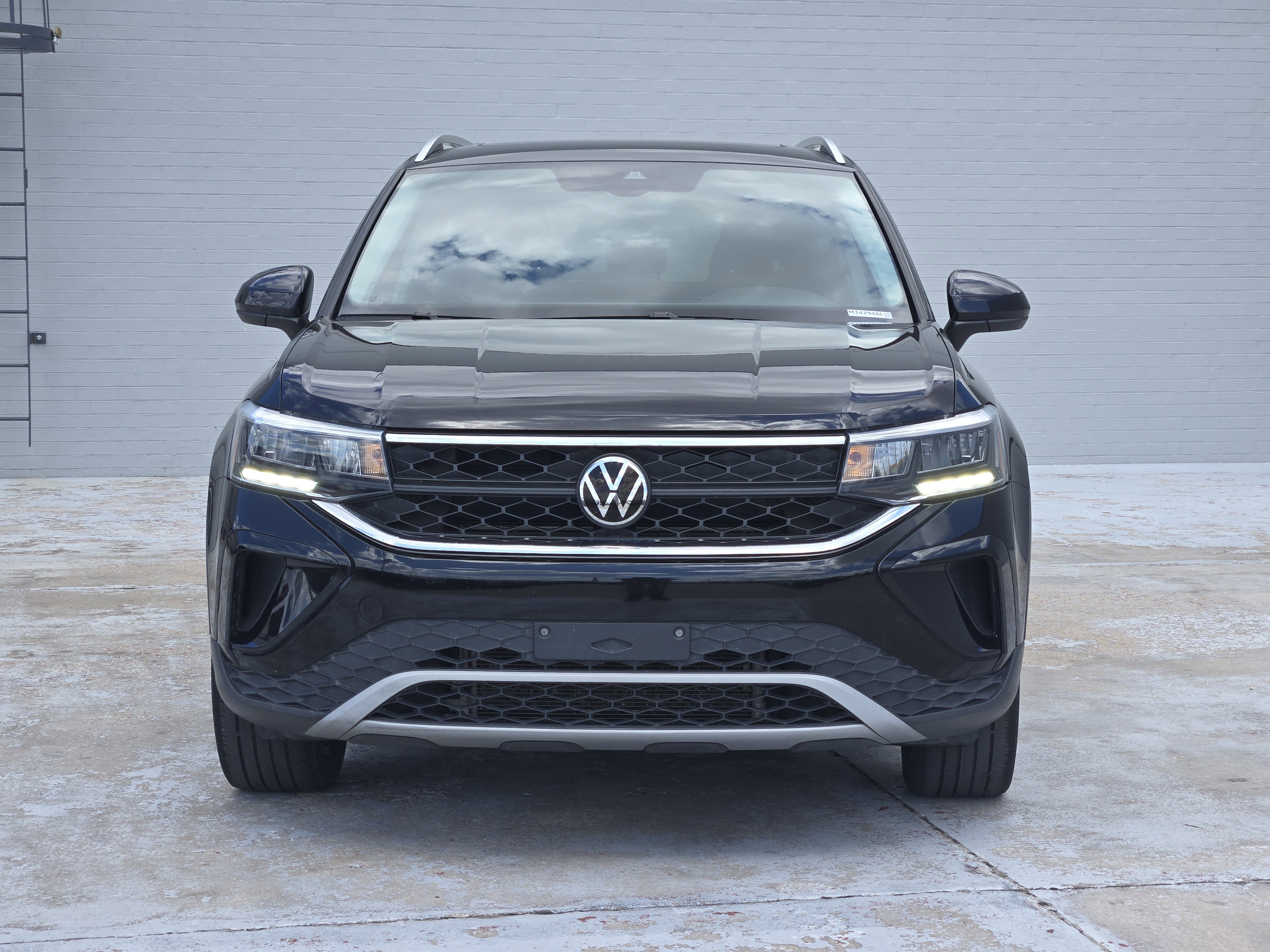 Used 2023 Volkswagen Taos SE AWD/4WD image 4