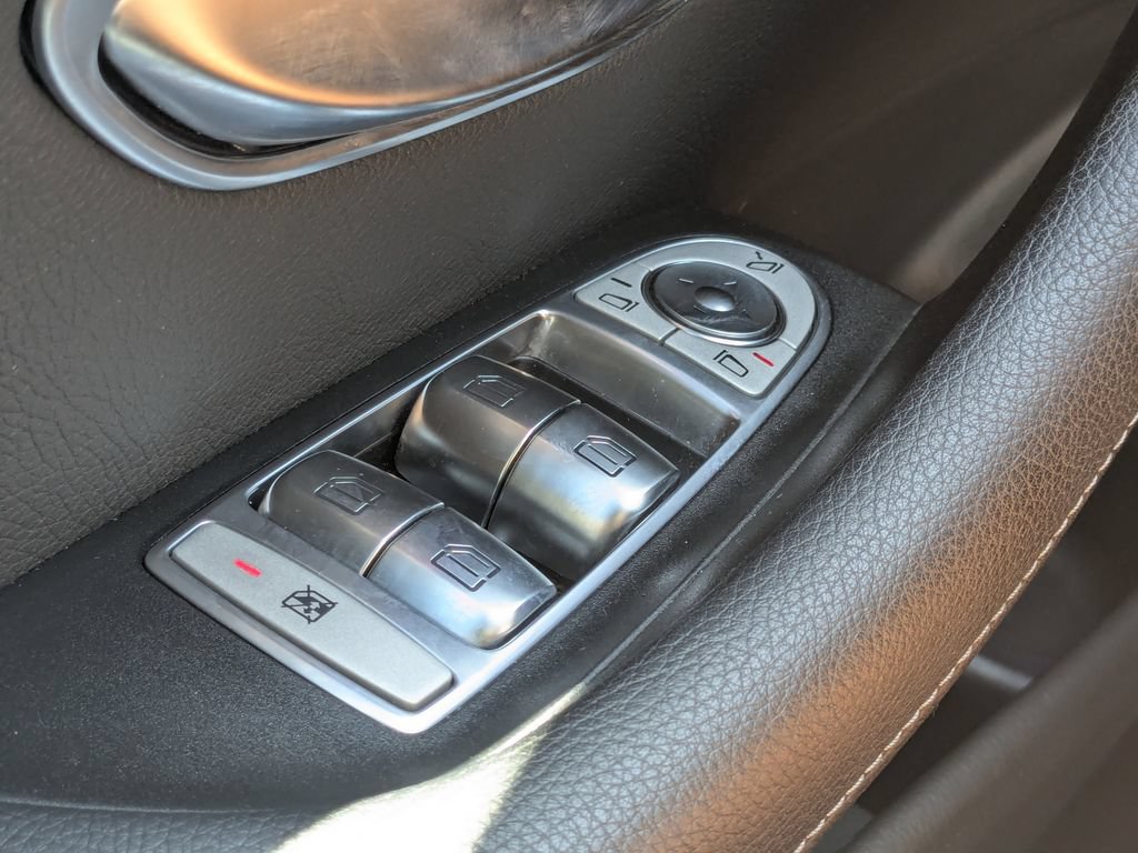 Used 2023 Mercedes-Benz E 350 4MATIC Sedan image 10