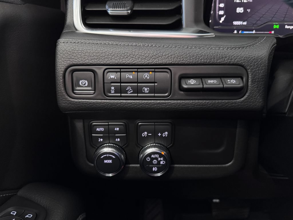 Certified 2024 GMC Yukon Denali AWD/4WD image 28