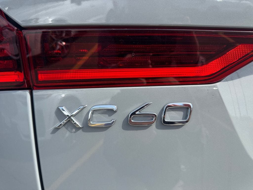 New 2026 Volvo XC60 B5 Ultra w/ Protection Package Premier AWD/4WD image 9