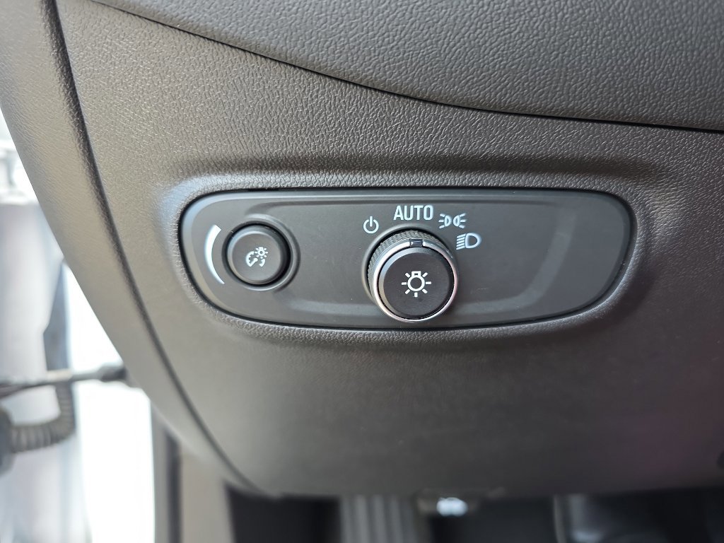 Used 2024 Chevrolet Equinox LT image 32