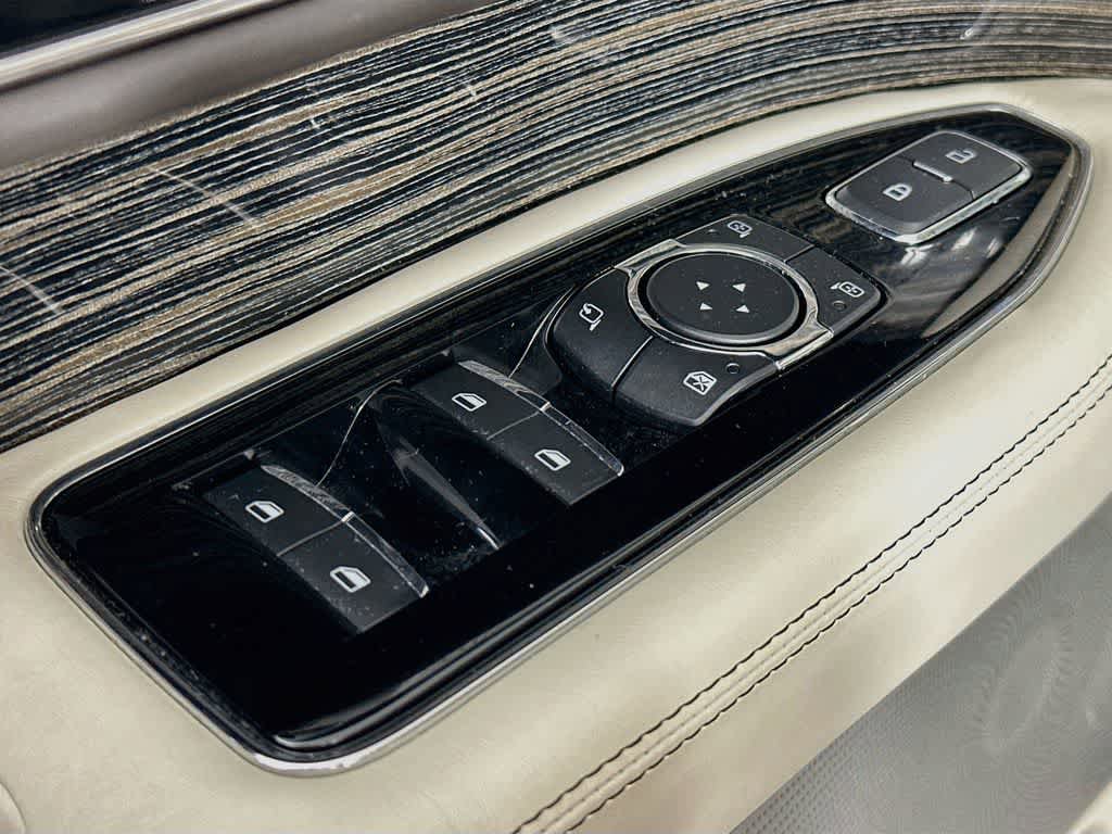Used 2020 Lincoln Navigator Black Label w/ Cargo Convenience Package AWD/4WD image 30