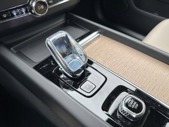 New 2026 Volvo XC60 B5 Plus w/ Climate Package image 14