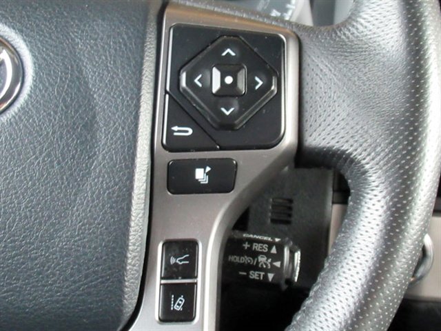 Used 2020 Toyota Tacoma Limited image 18