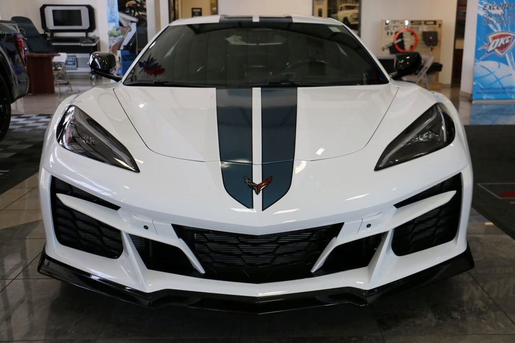 Used 2025 Chevrolet Corvette E-Ray w/ Stealth Interior Trim Package image 3