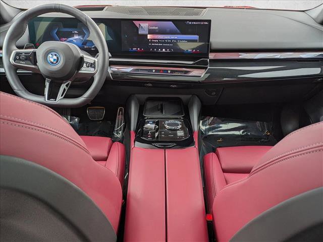 Used 2025 BMW i5 xDrive40 w/ Executive Package image 19