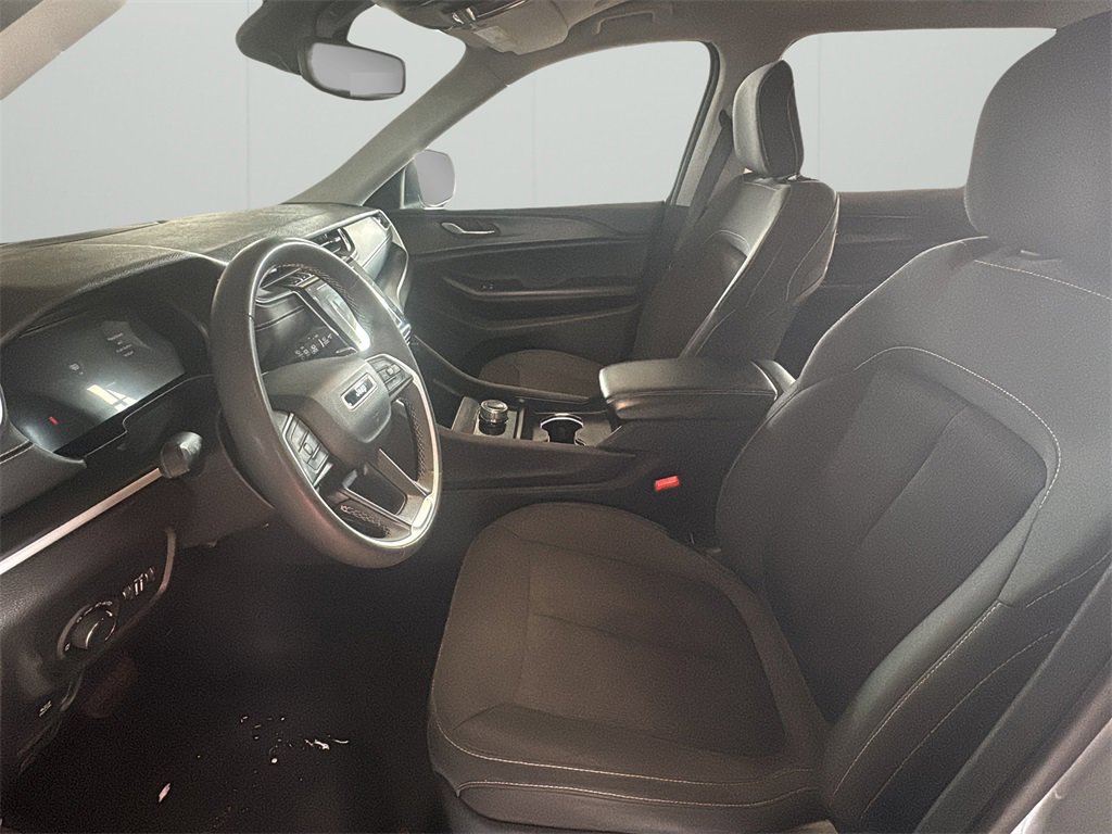 Used 2024 Jeep Grand Cherokee L Laredo image 15