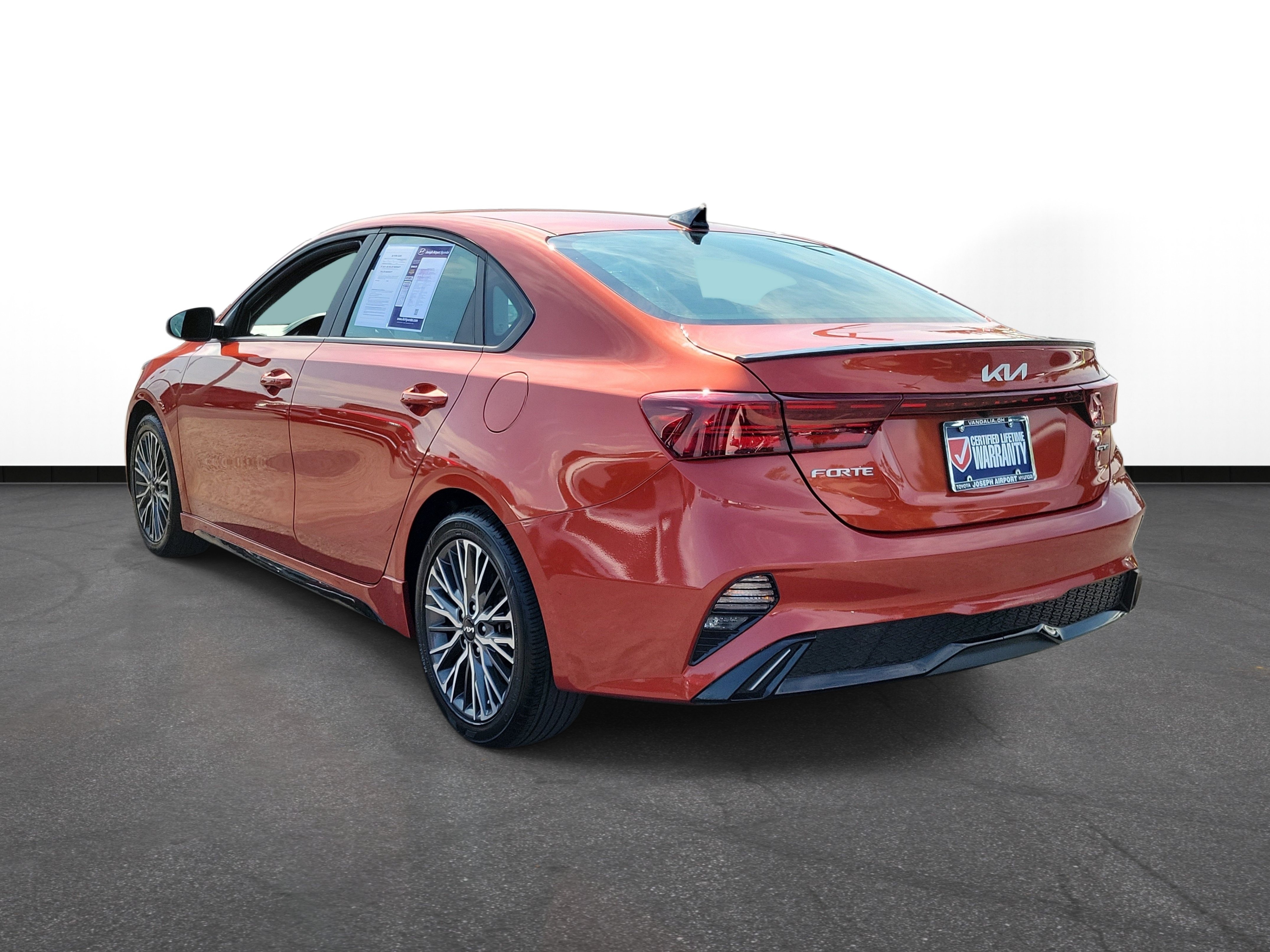 Used 2022 Kia Forte GT-Line w/ GT-Line Premium Package FWD image 3