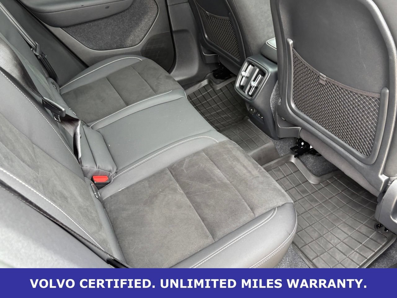 Certified 2023 Volvo XC40 B5 Plus w/ Climate Package AWD/4WD image 32
