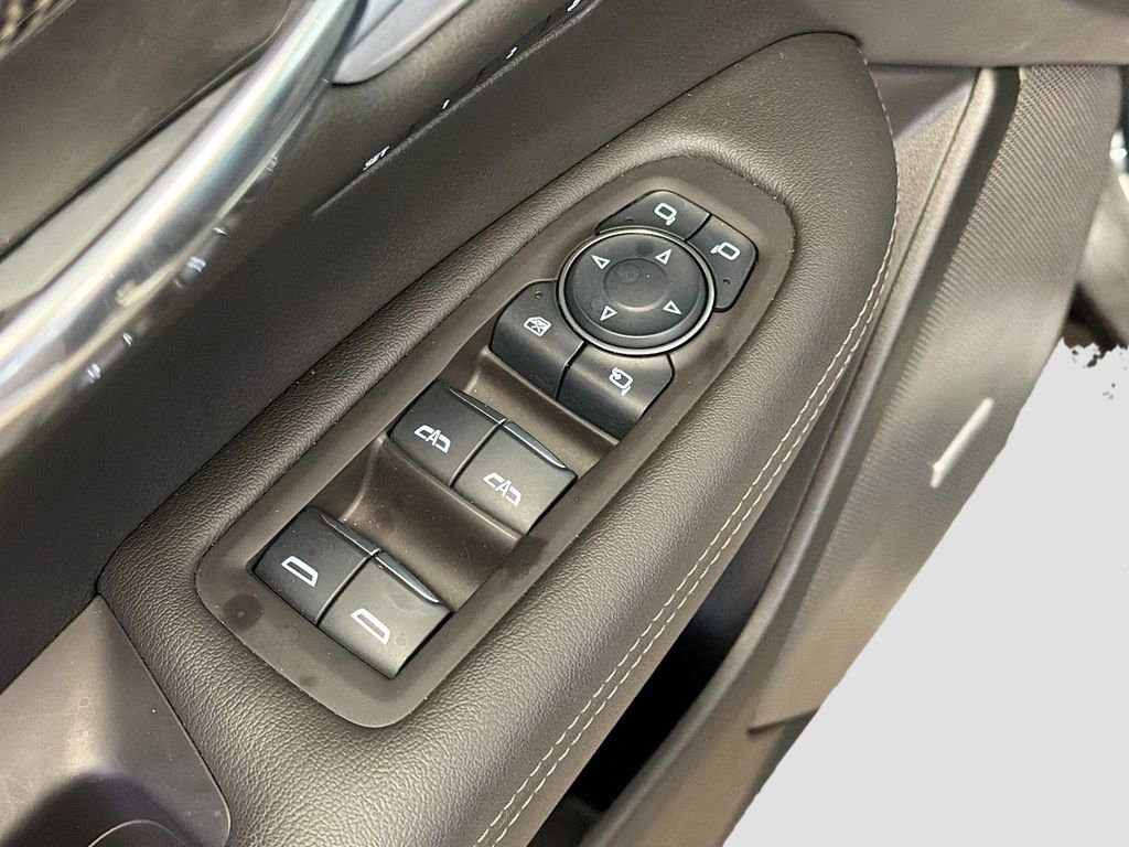 Used 2025 Cadillac XT6 Sport image 17