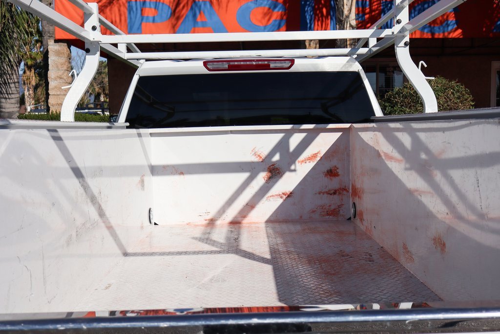 Used 2025 Chevrolet Silverado 3500 LT w/ Convenience Package image 10