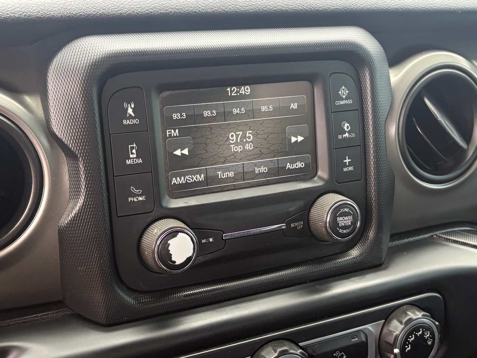 Used 2018 Jeep Wrangler Unlimited Sport AWD/4WD image 21