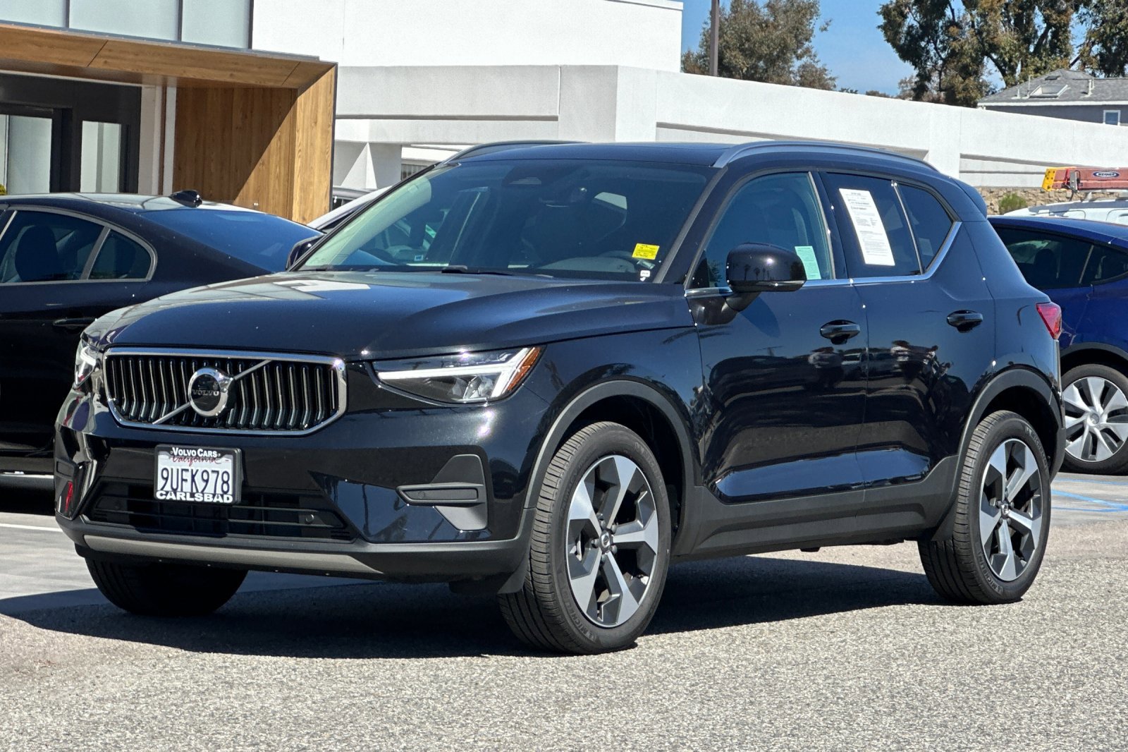 Certified 2025 Volvo XC40 B5 Core w/ Protection Package Premier image 8