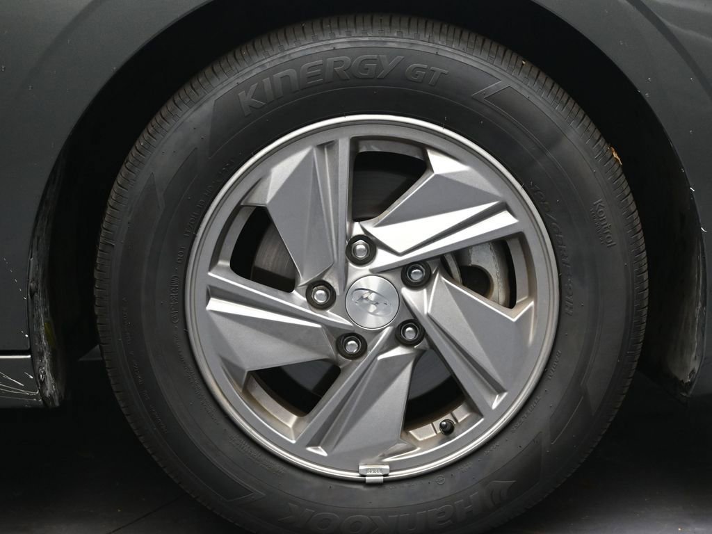 Used 2025 Hyundai Elantra SE image 10