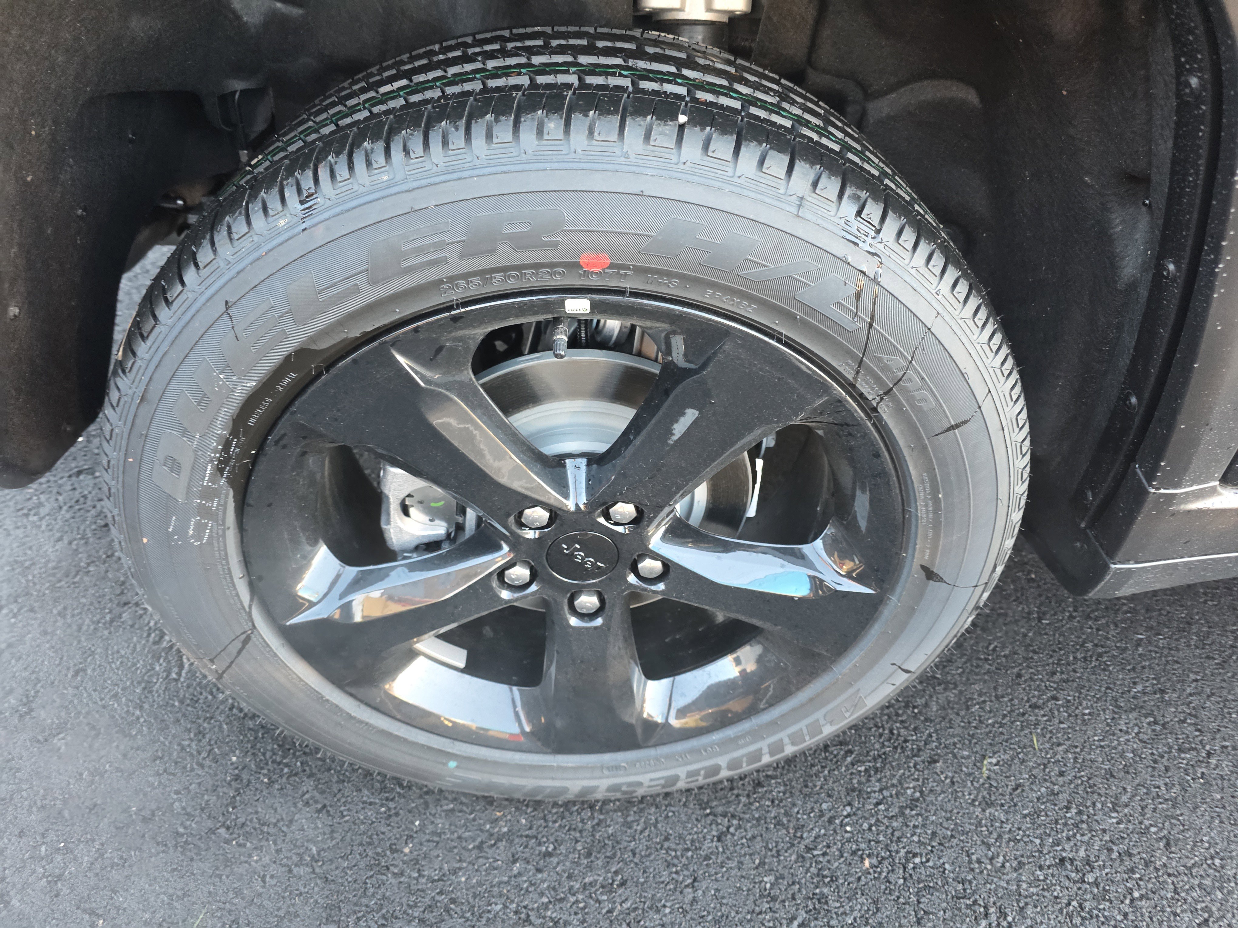 New 2025 Jeep Grand Cherokee Altitude image 28