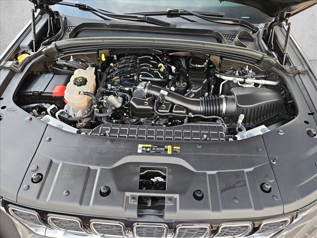 Used 2022 Jeep Grand Cherokee Limited AWD/4WD image 23