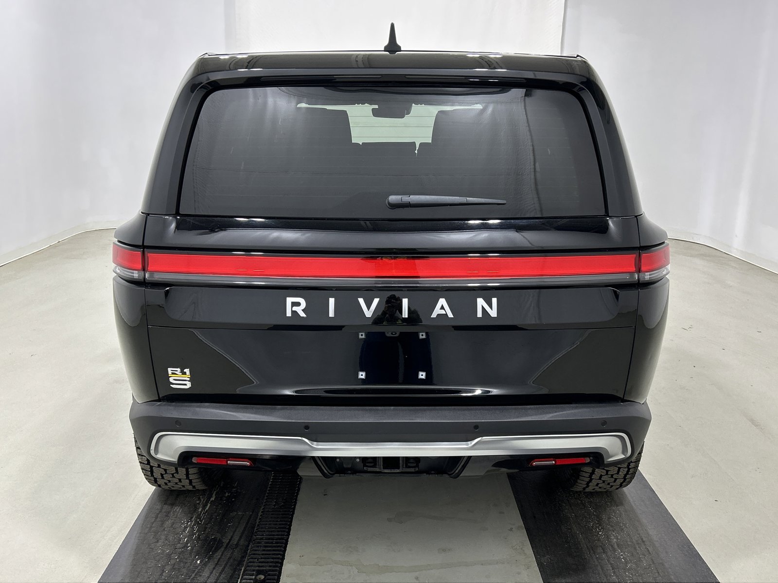 Used 2022 Rivian R1S Launch Edition image 4