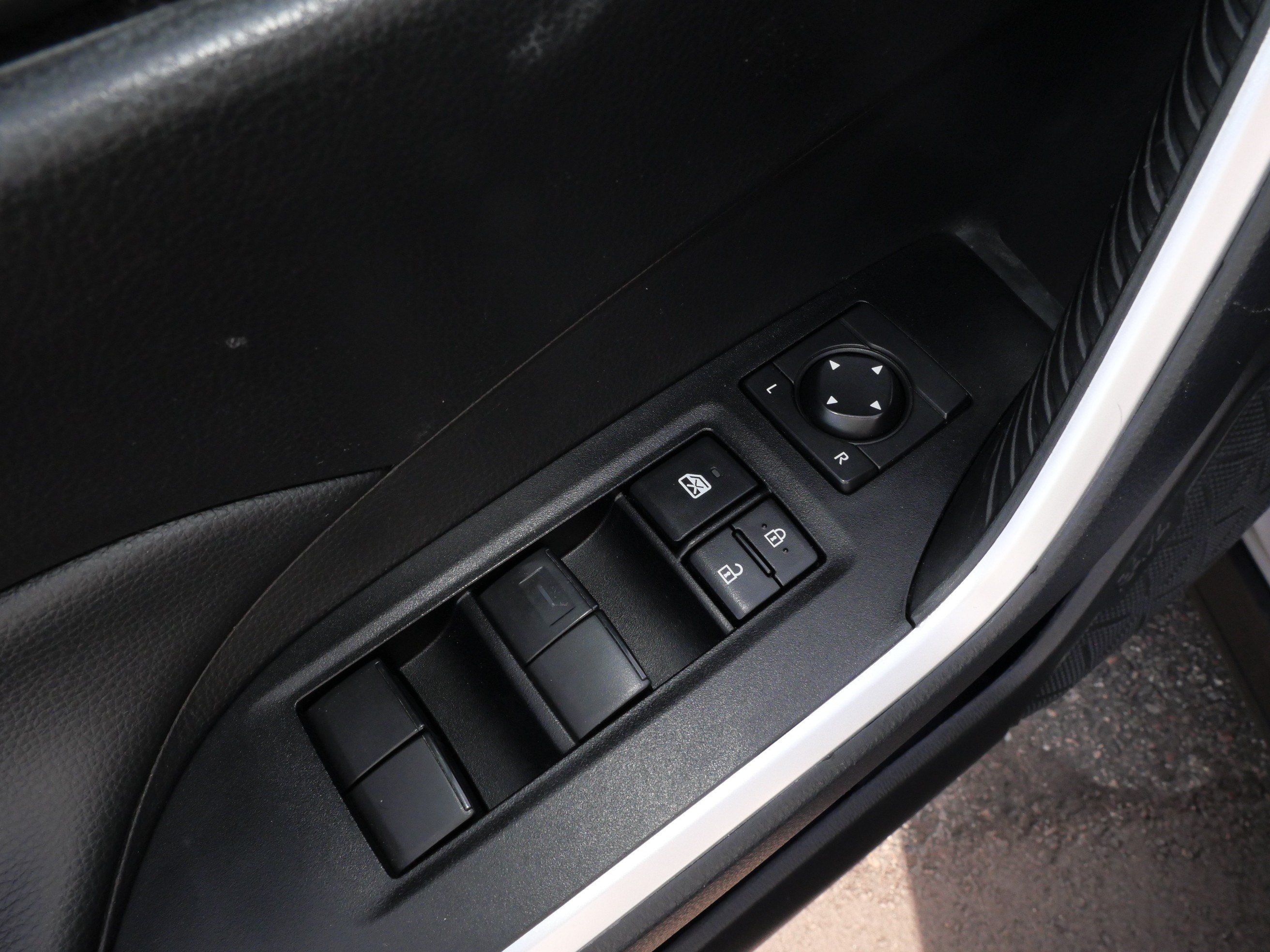 Certified 2025 Toyota RAV4 LE AWD/4WD image 19